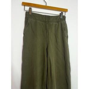 Green Lululemon joggers size 2, unsure of style
